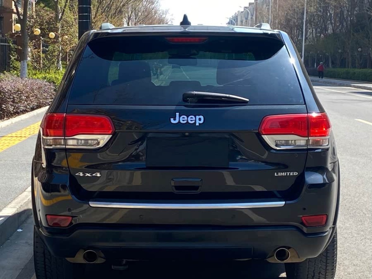 Jeep 大切諾基  2014款 3.6L 精英導(dǎo)航版圖片