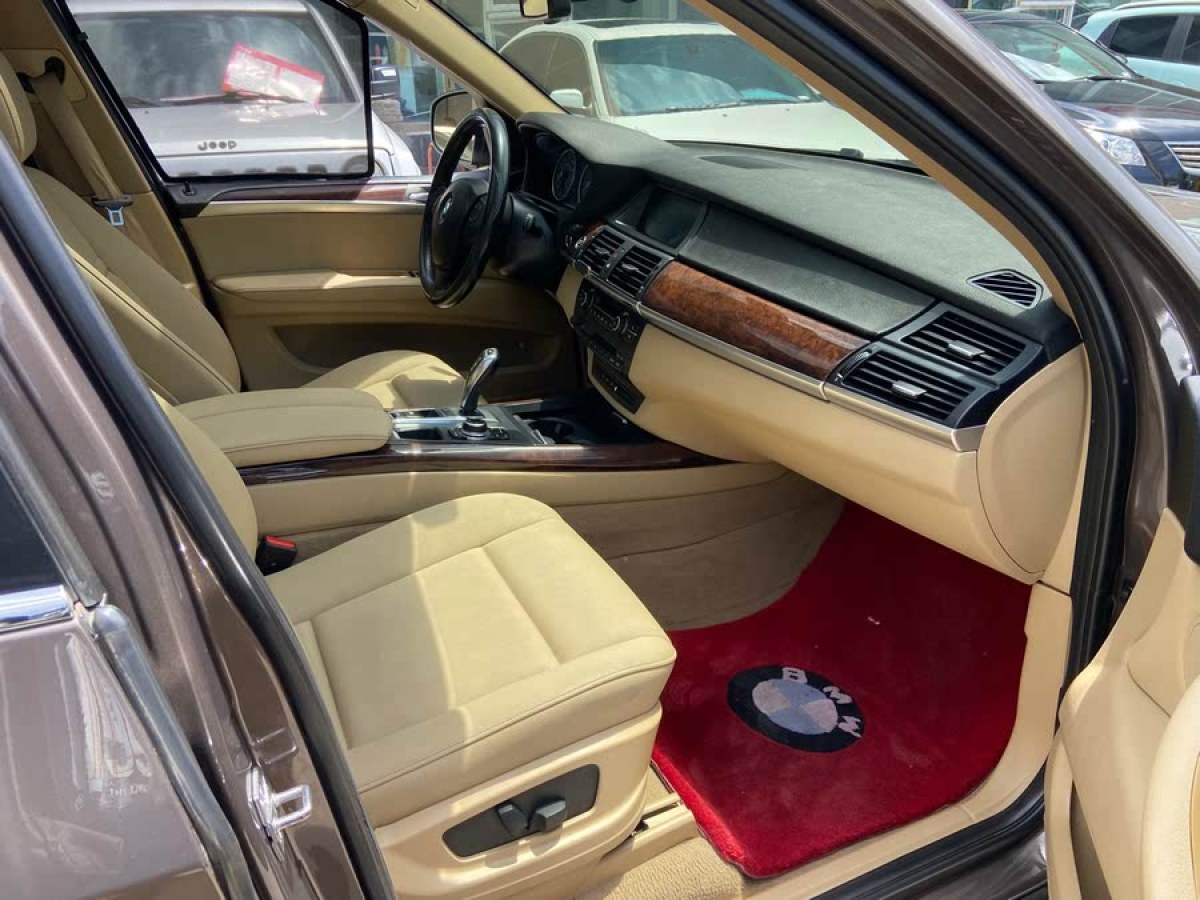 寶馬 寶馬X5  2013款 xDrive35i 領(lǐng)先型圖片