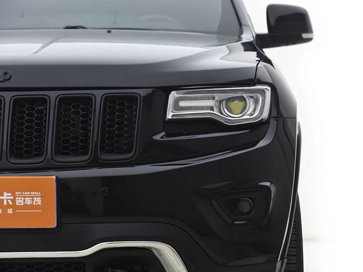 Jeep 大切諾基  2015款 3.0L 精英導(dǎo)航版圖片