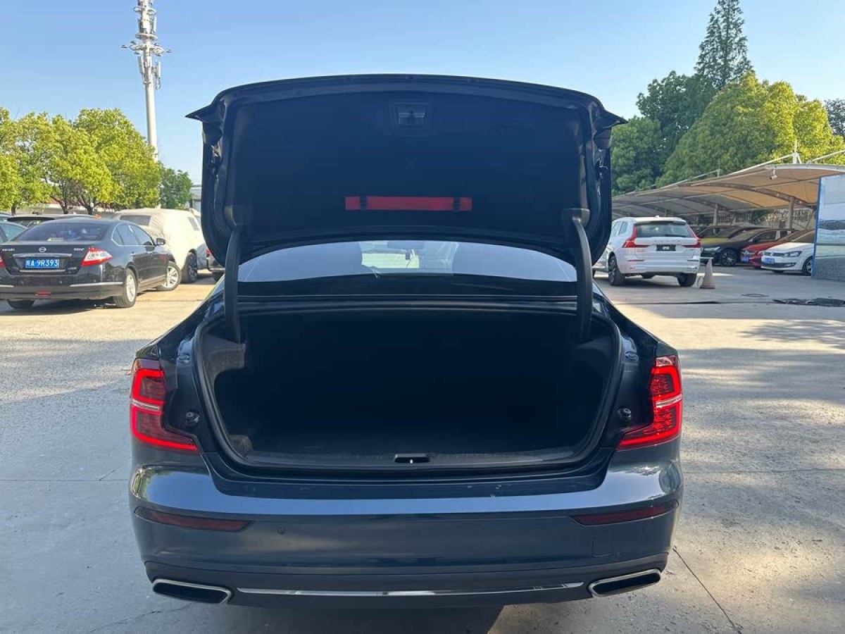 沃爾沃 S60L  2020款 T4 智逸豪華版圖片