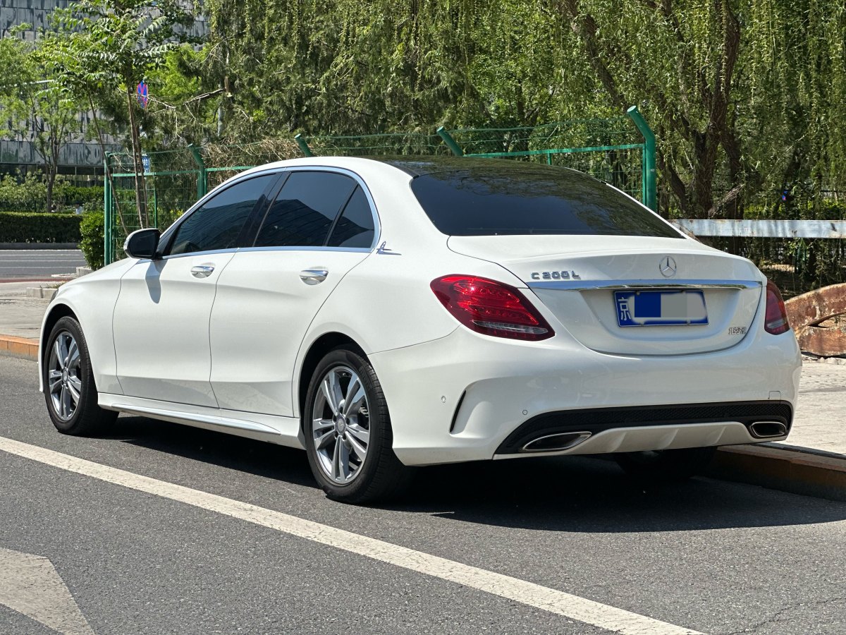 奔馳 奔馳C級(jí)  2016款 C 200 L 運(yùn)動(dòng)型圖片