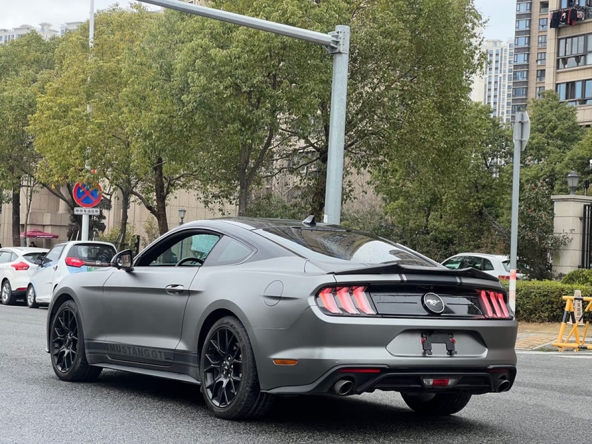 福特 Mustang  2022款 2.3L EcoBoost 寰海藍(lán)天限量版圖片