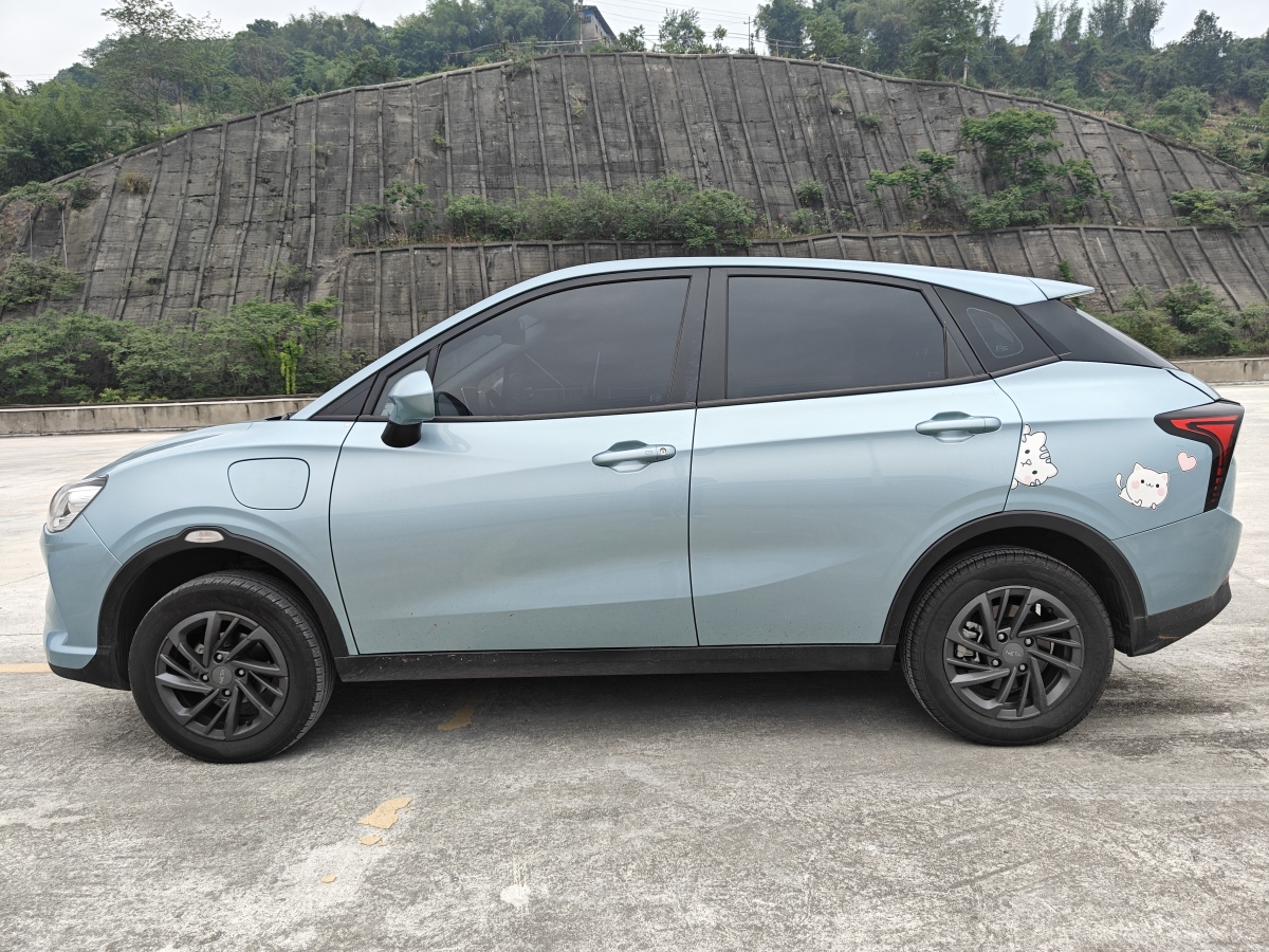 哪吒 哪吒V  2021款 標準續(xù)航娛樂版升級型圖片