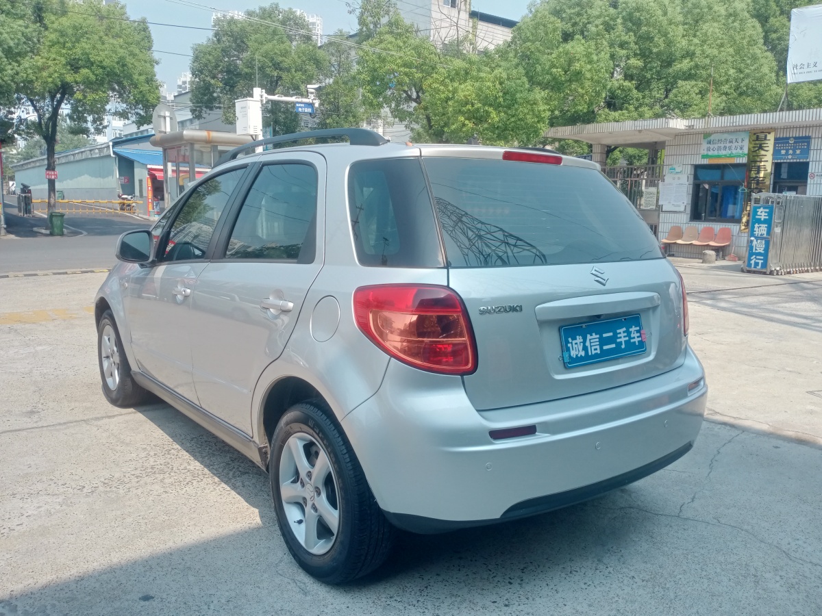 鈴木 天語(yǔ)  2012款 SX4 1.6L 兩廂銳騎型圖片