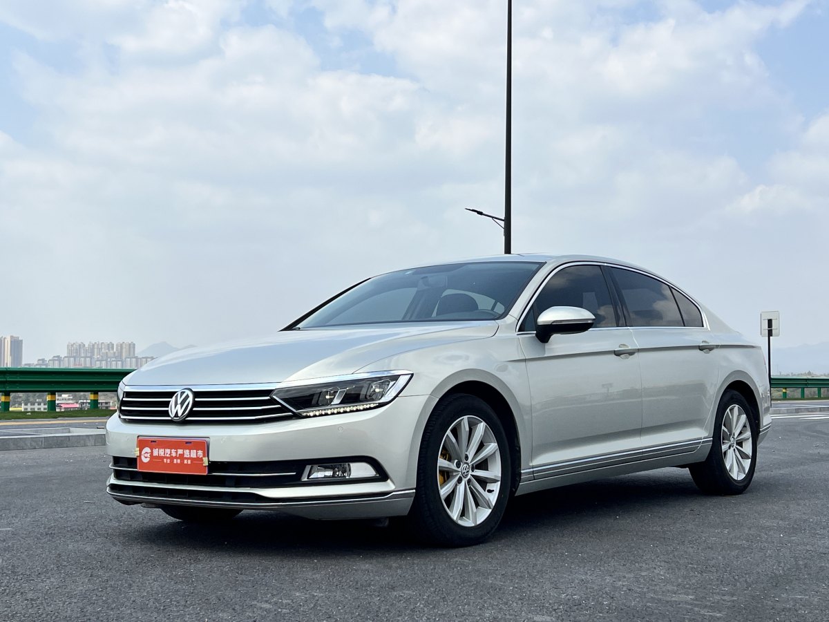 大眾 邁騰  2019款  330TSI DSG 領(lǐng)先型 國(guó)VI圖片