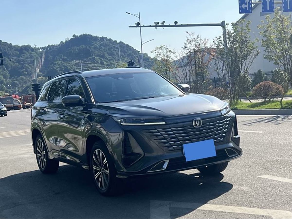 長(zhǎng)安 CS75 PLUS  2023款 第三代 1.5T 自動(dòng)尊貴型圖片