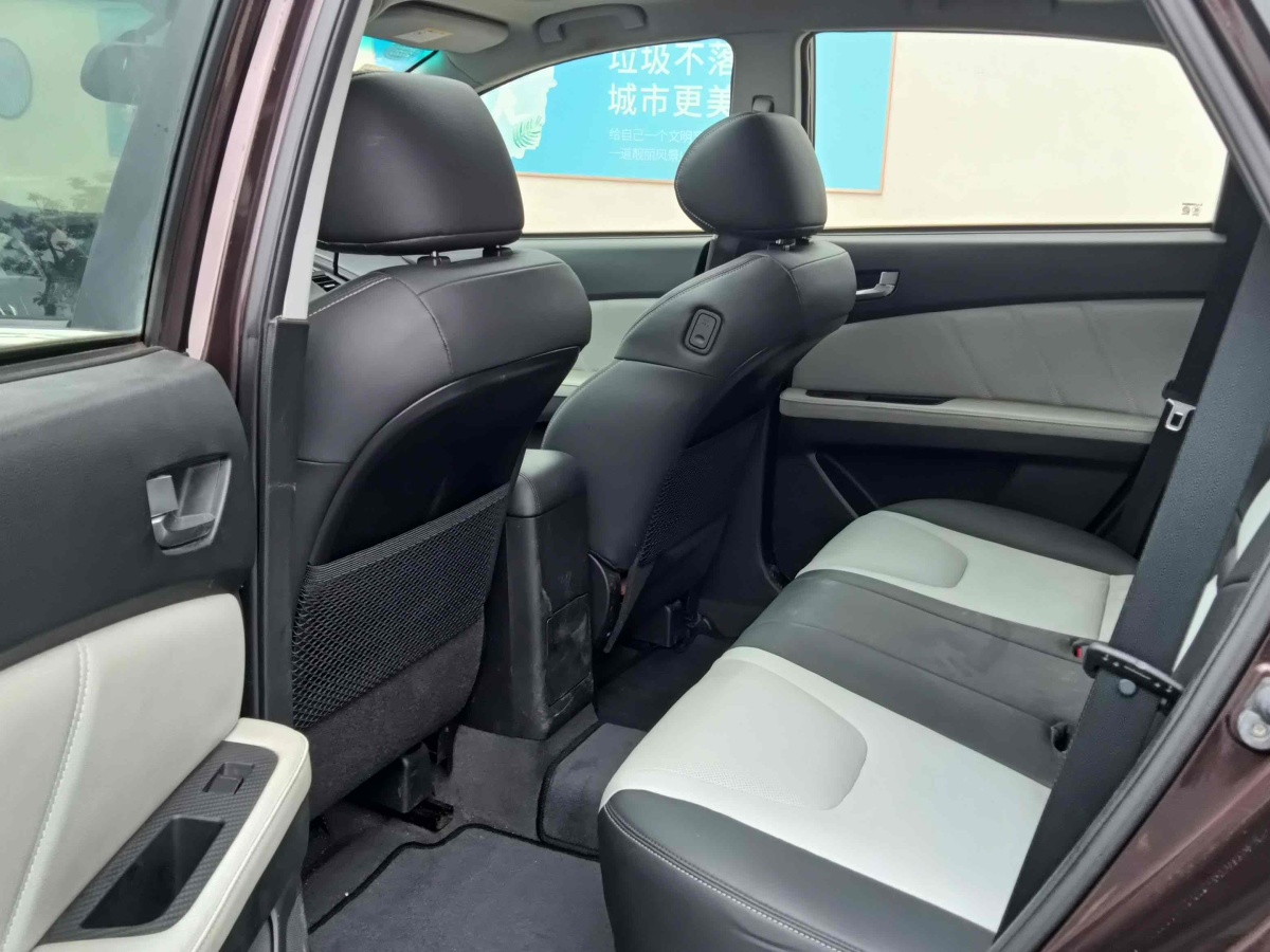 2014年10月納智捷 優(yōu)6 SUV  2014款 1.8T 時尚型