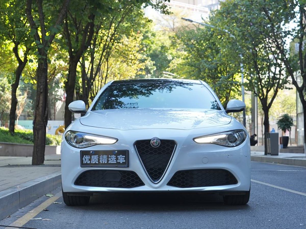 阿爾法·羅密歐 Giulia  2017款 2.0T 280HP 豪華版圖片