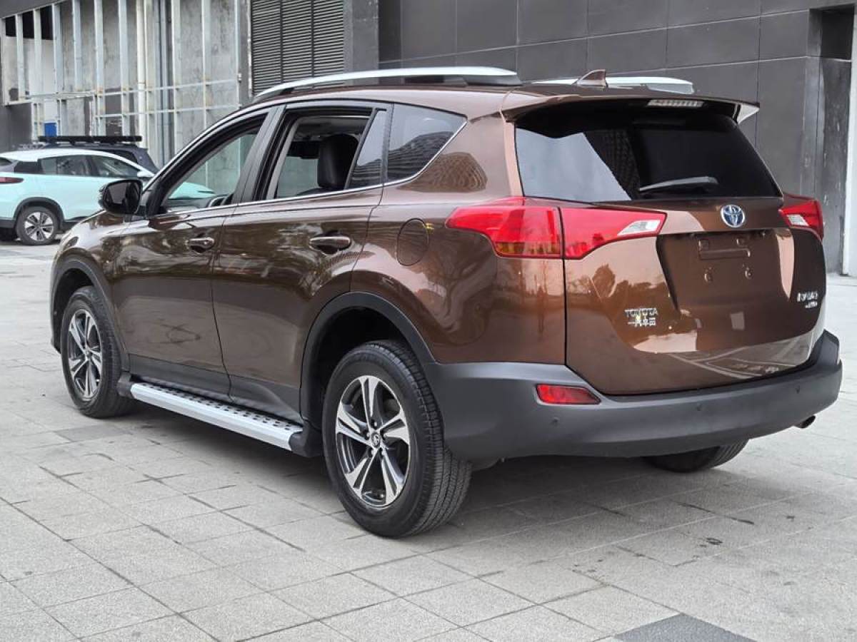 豐田 RAV4榮放  2015款 2.0L CVT兩驅(qū)風(fēng)尚版圖片