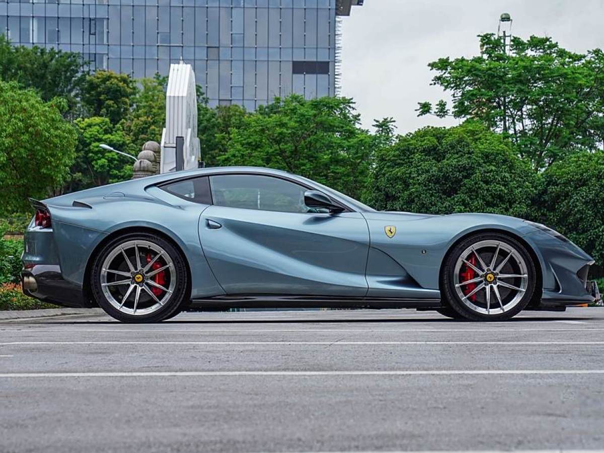 法拉利 812 Superfast  2017款 6.5L 標(biāo)準(zhǔn)型圖片