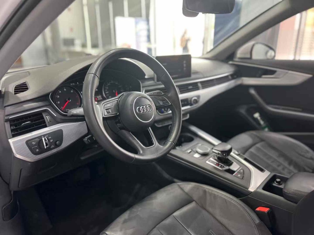 奧迪 奧迪A4L  2017款 A4L 40TFSI 時(shí)尚型圖片
