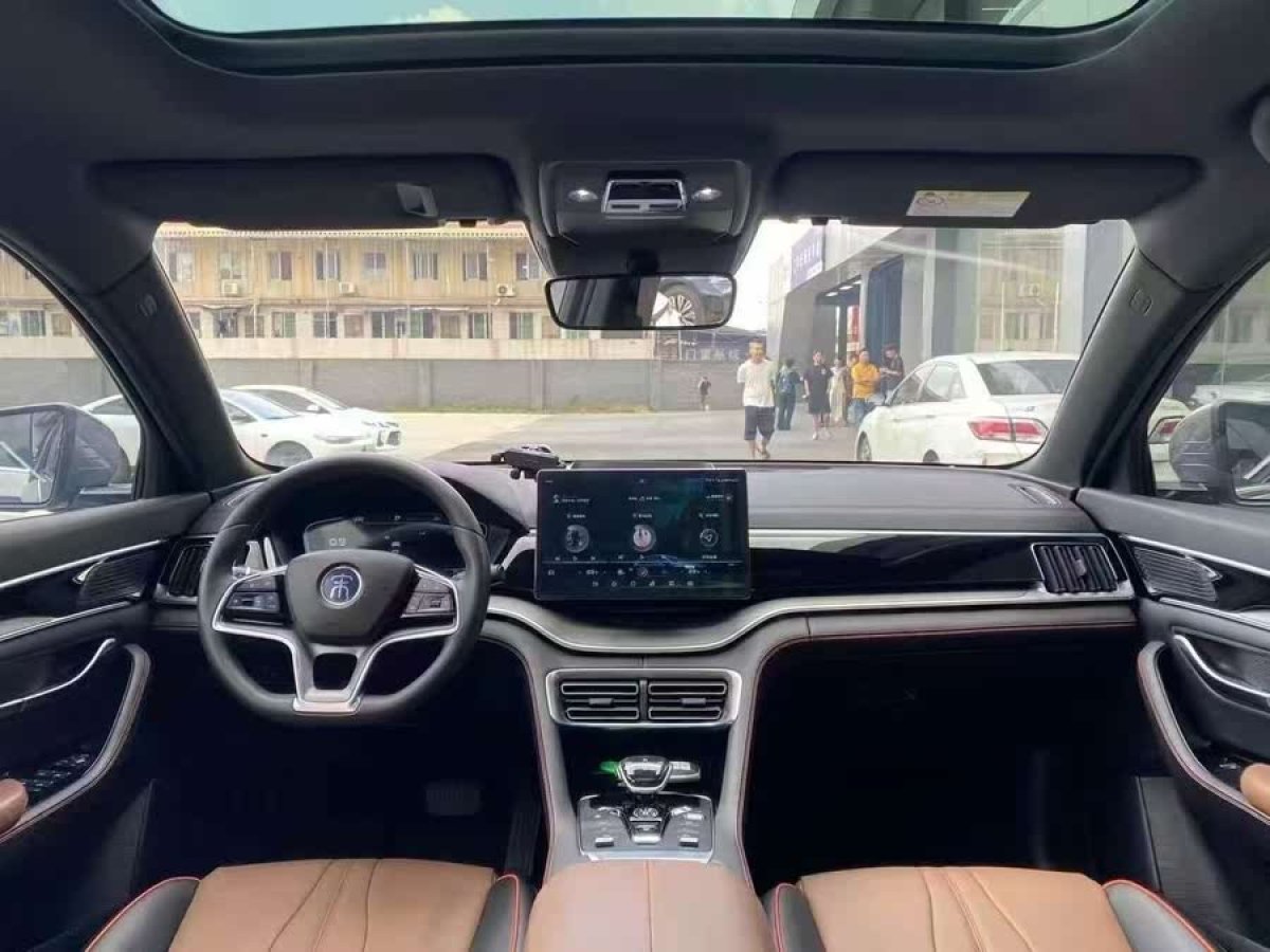 比亞迪 宋PLUS  2020款 1.5T 自動(dòng)尊貴型圖片