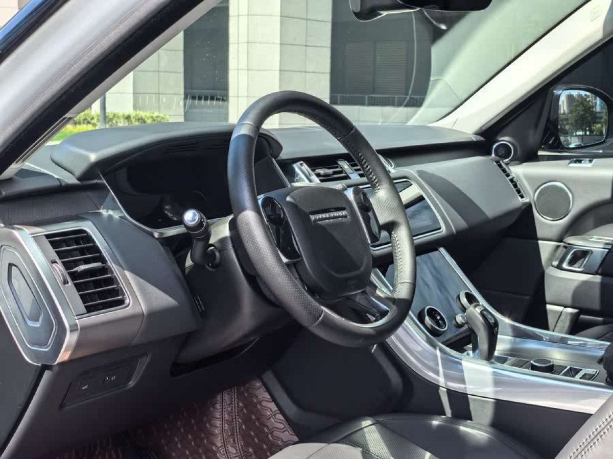 路虎 攬勝運(yùn)動版  2016款 3.0 V6 SC HSE DYNAMIC圖片