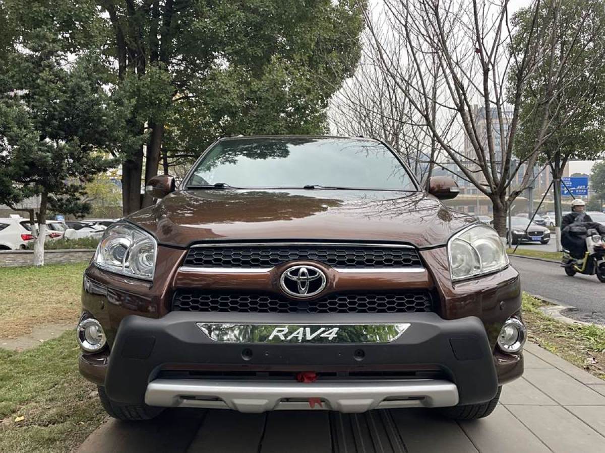 豐田 RAV4榮放  2011款 2.0L 自動豪華版圖片