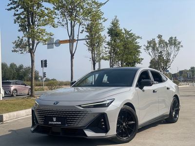 2023年3月 長(zhǎng)安 長(zhǎng)安UNI-V 1.5T 尊貴型圖片