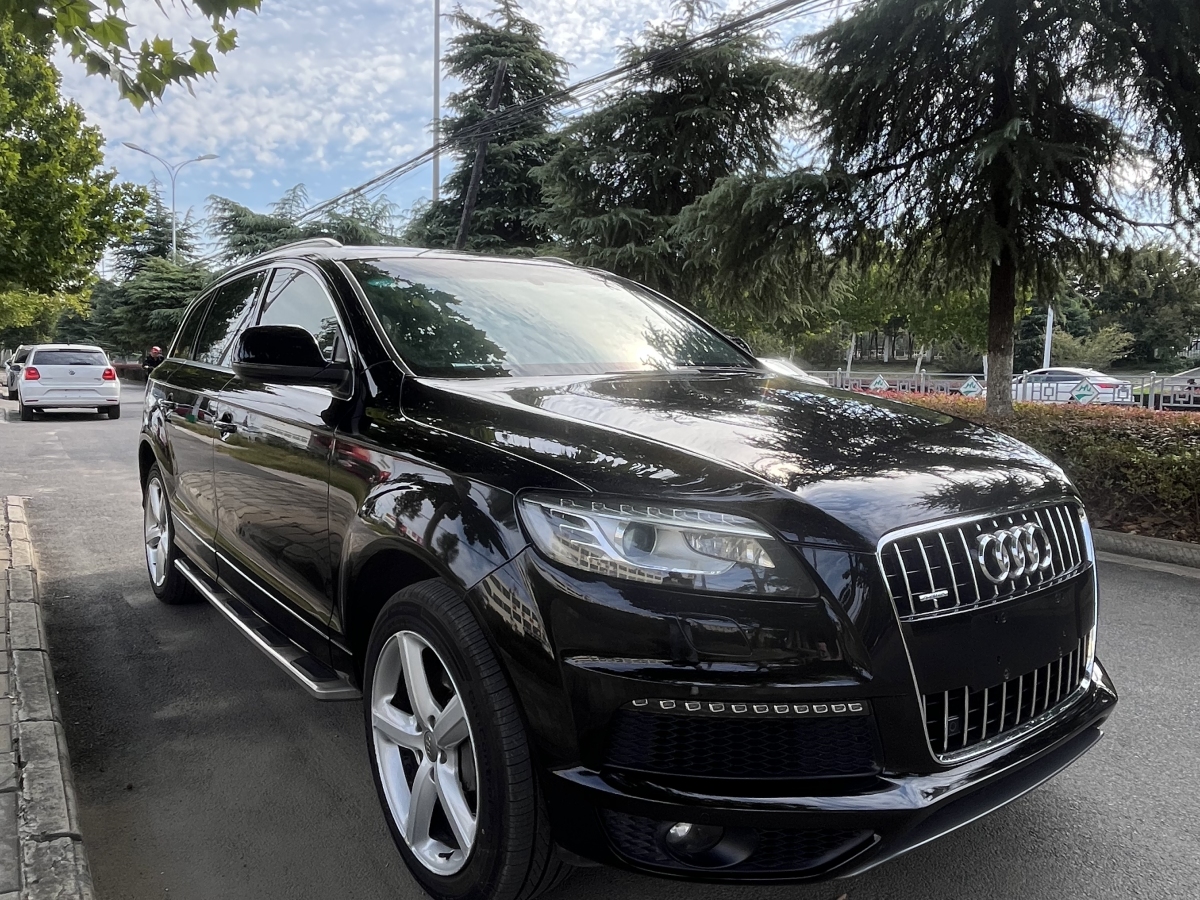 奧迪 奧迪Q7  2014款 35 TFSI 運(yùn)動(dòng)型圖片