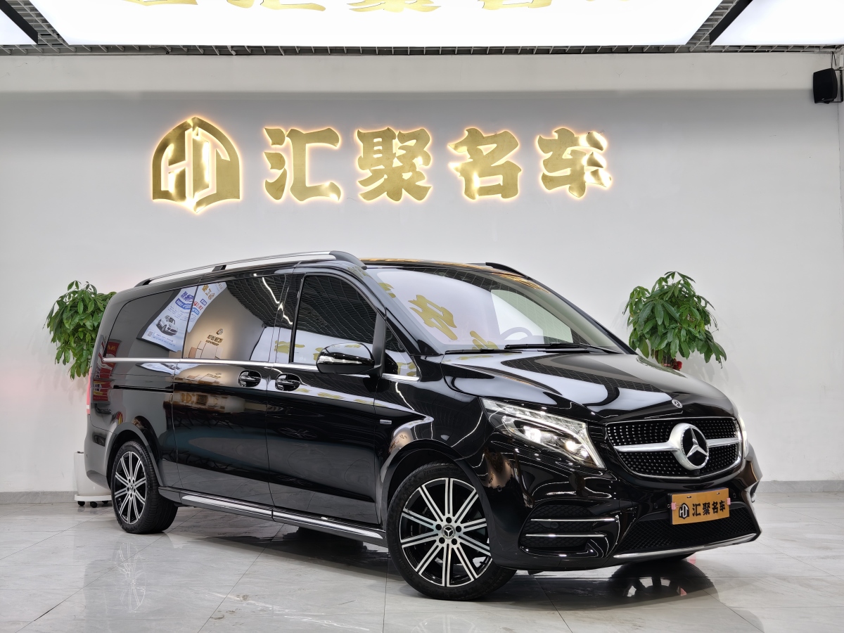 奔馳 V級(jí)  2021款 V 260 L 長(zhǎng)軸距豪華版圖片