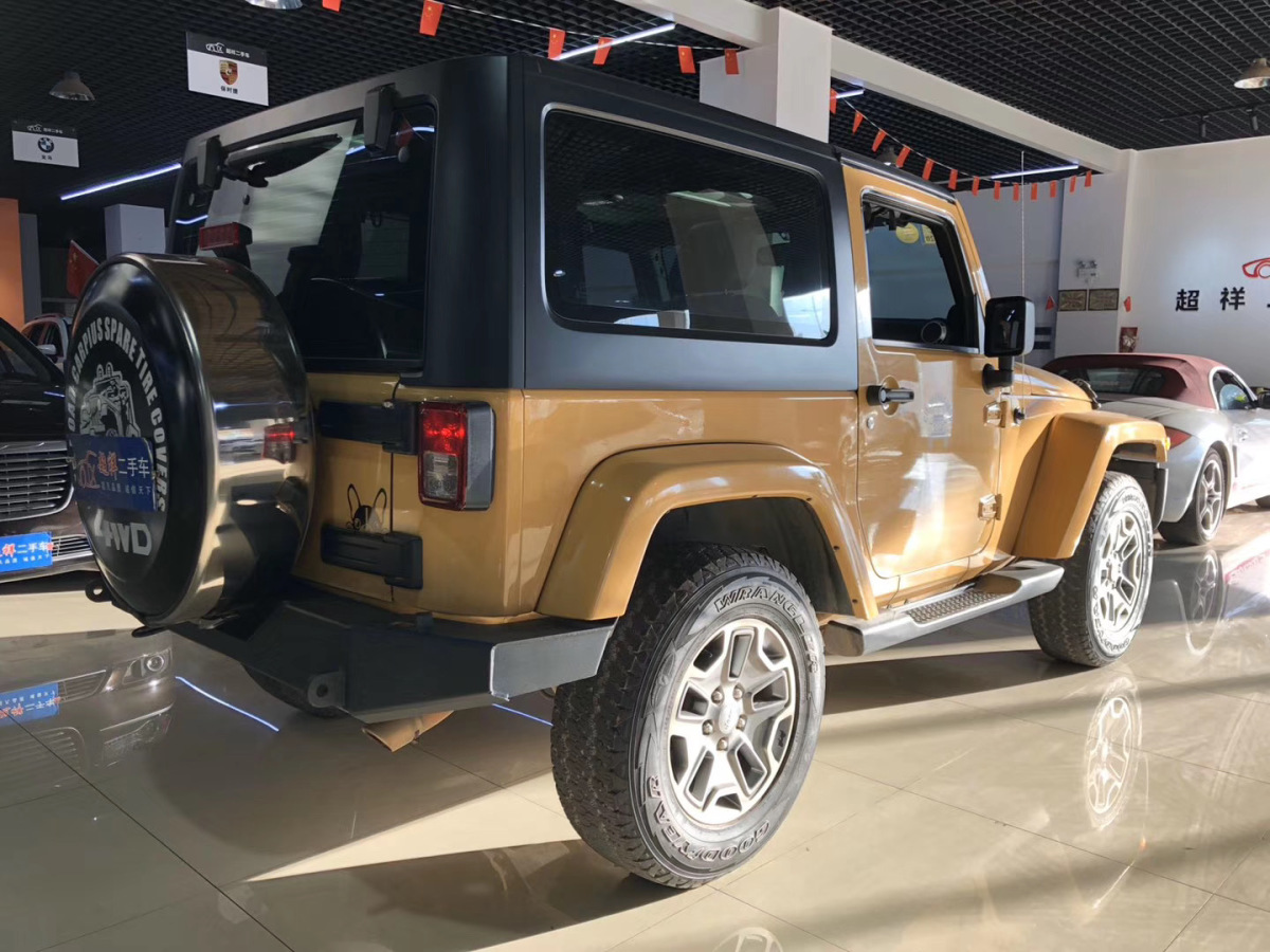 【玉溪】2014年7月 jeep 牧馬人 2013款 3.6l sahara 兩門版 自動檔