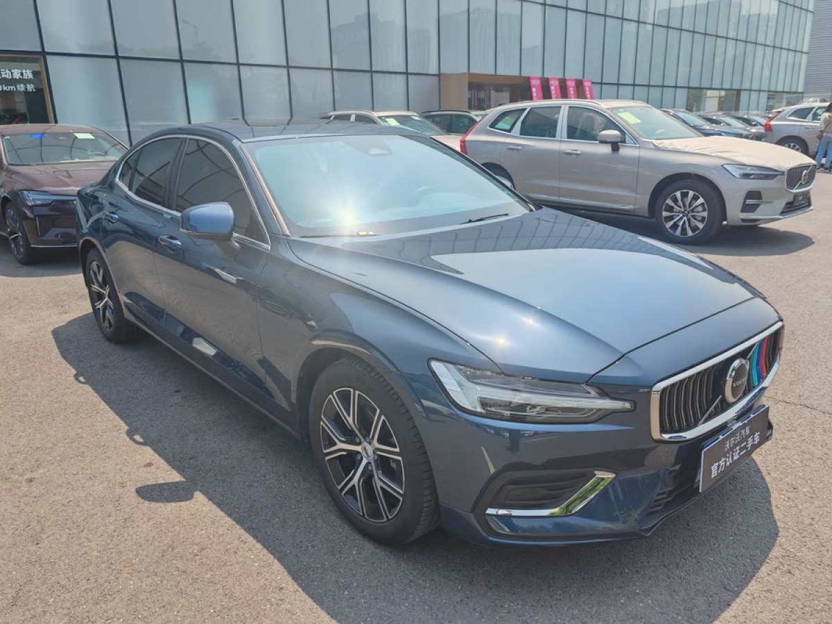 沃爾沃 S60L  2023款 B4 智逸豪華版圖片