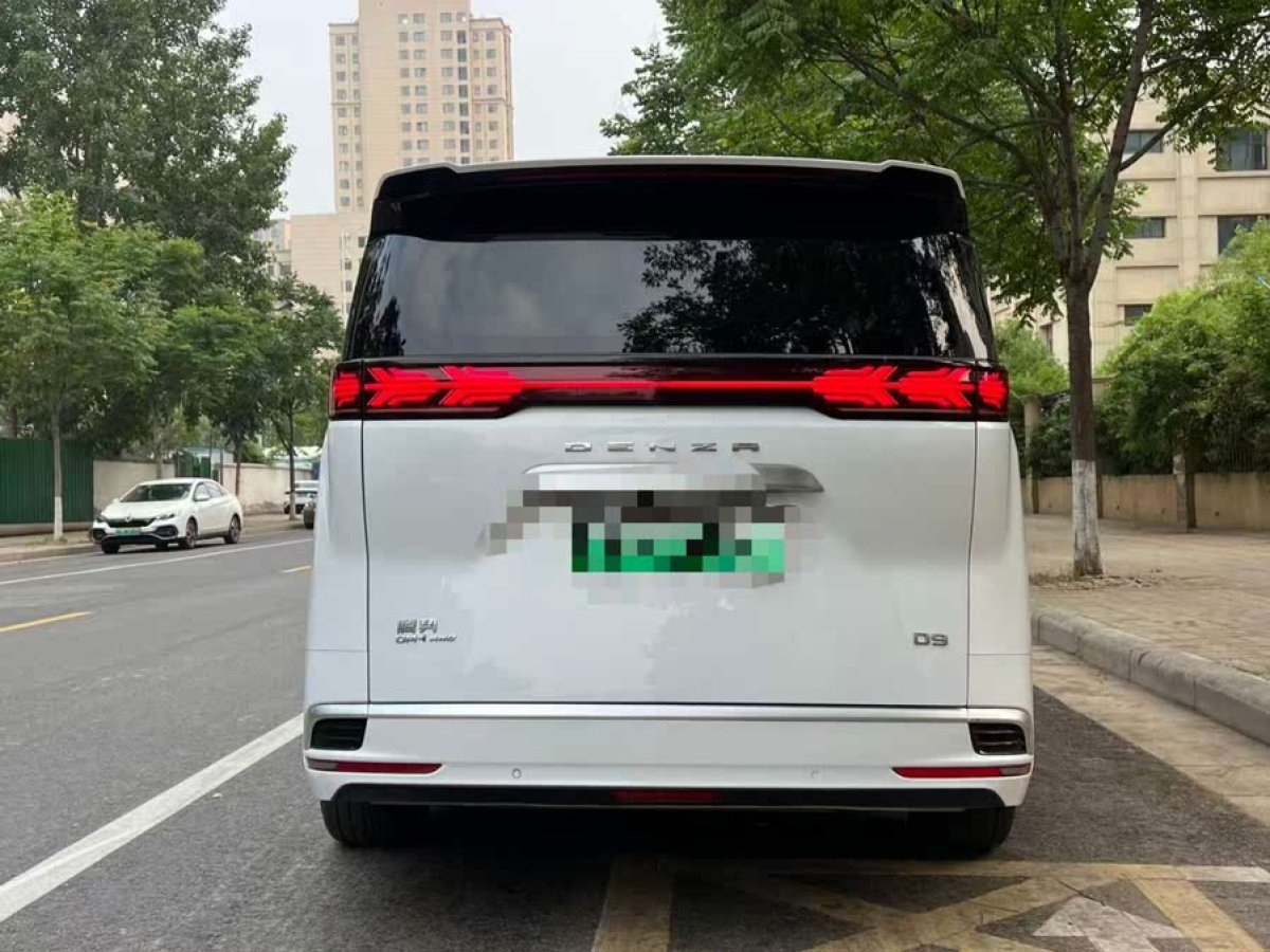 騰勢 騰勢D9  2022款 DM-i 970 四驅(qū)旗艦型圖片