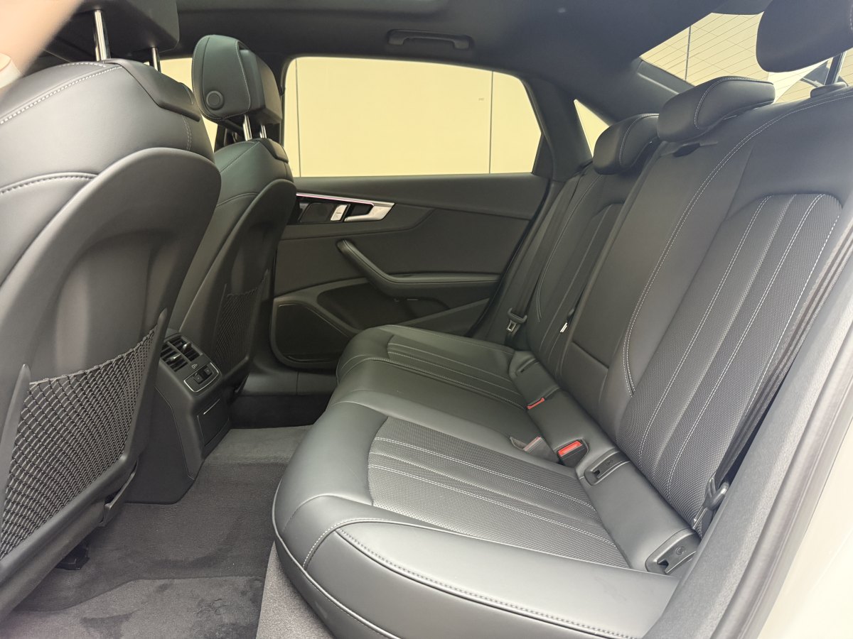 奧迪 奧迪A4L  2024款 40 TFSI 豪華動(dòng)感型圖片