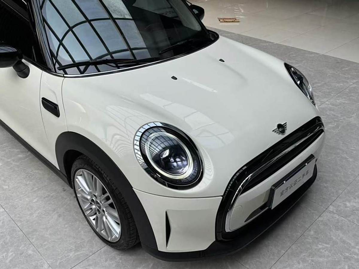 MINI MINI  2022款 改款 1.5T COOPER 藝術(shù)家圖片