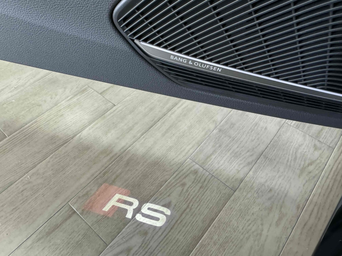 奥迪 奥迪RS 4  2023款 RS4 Avant 黑曜版图片
