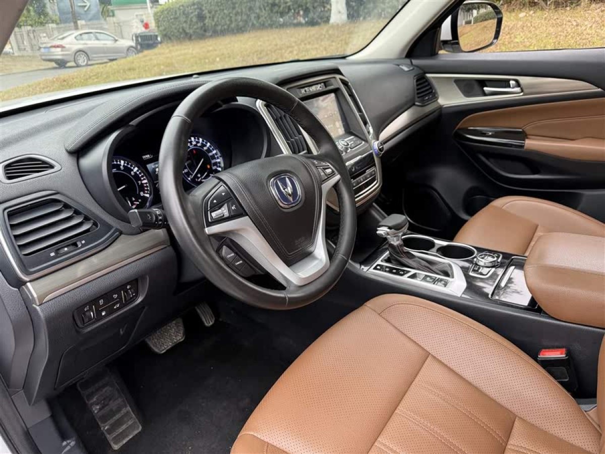 長安 CS95  2017款 2.0T 四驅(qū)智馭版圖片