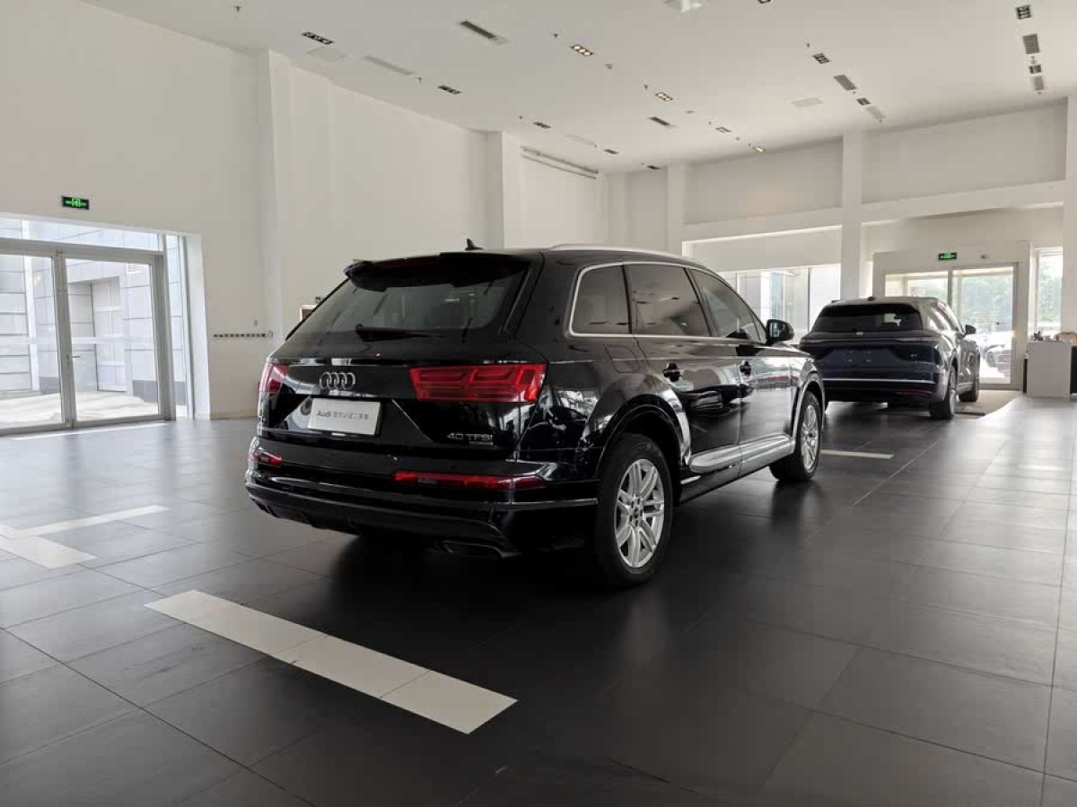 奧迪 奧迪Q7  2016款 40 TFSI S line運(yùn)動(dòng)型圖片