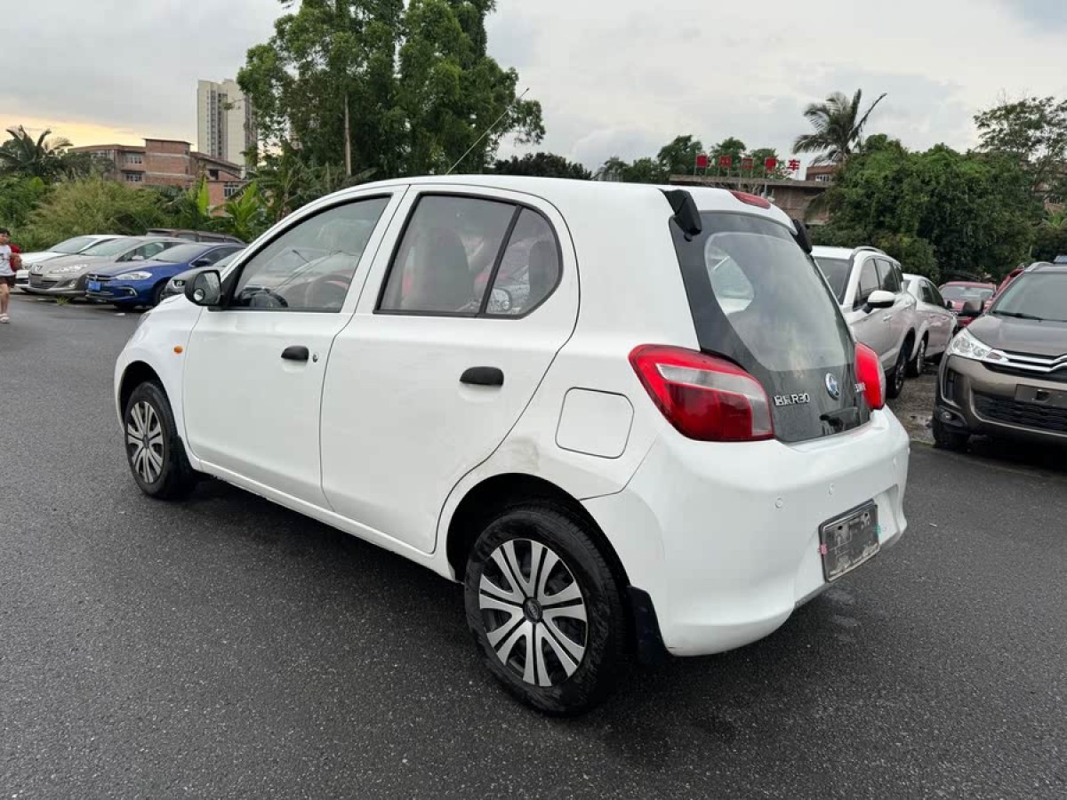 啟辰 R30  2014款 1.2L 手動優(yōu)享版圖片
