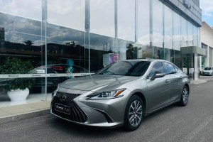 ES 雷克薩斯 200 豪華版