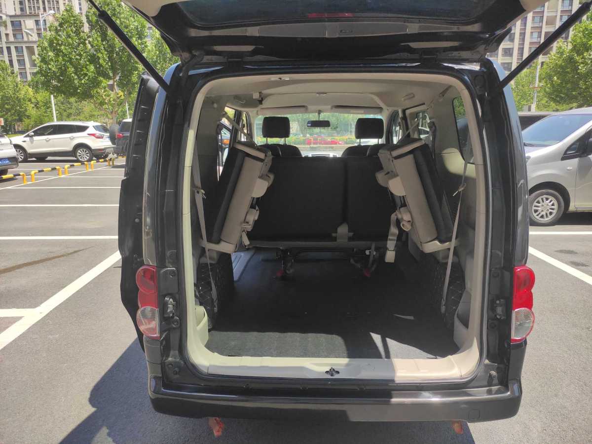 日產(chǎn) NV200  2016款 改款 1.6L 手動豪華型圖片