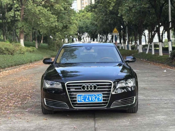 奥迪 奥迪A8  2012款 A8L 45 TFSI quattro舒适型