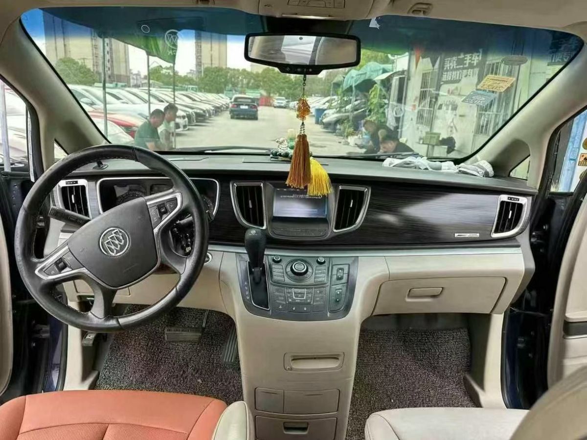 別克 GL8  2012款 2.4L BASE舒適版圖片