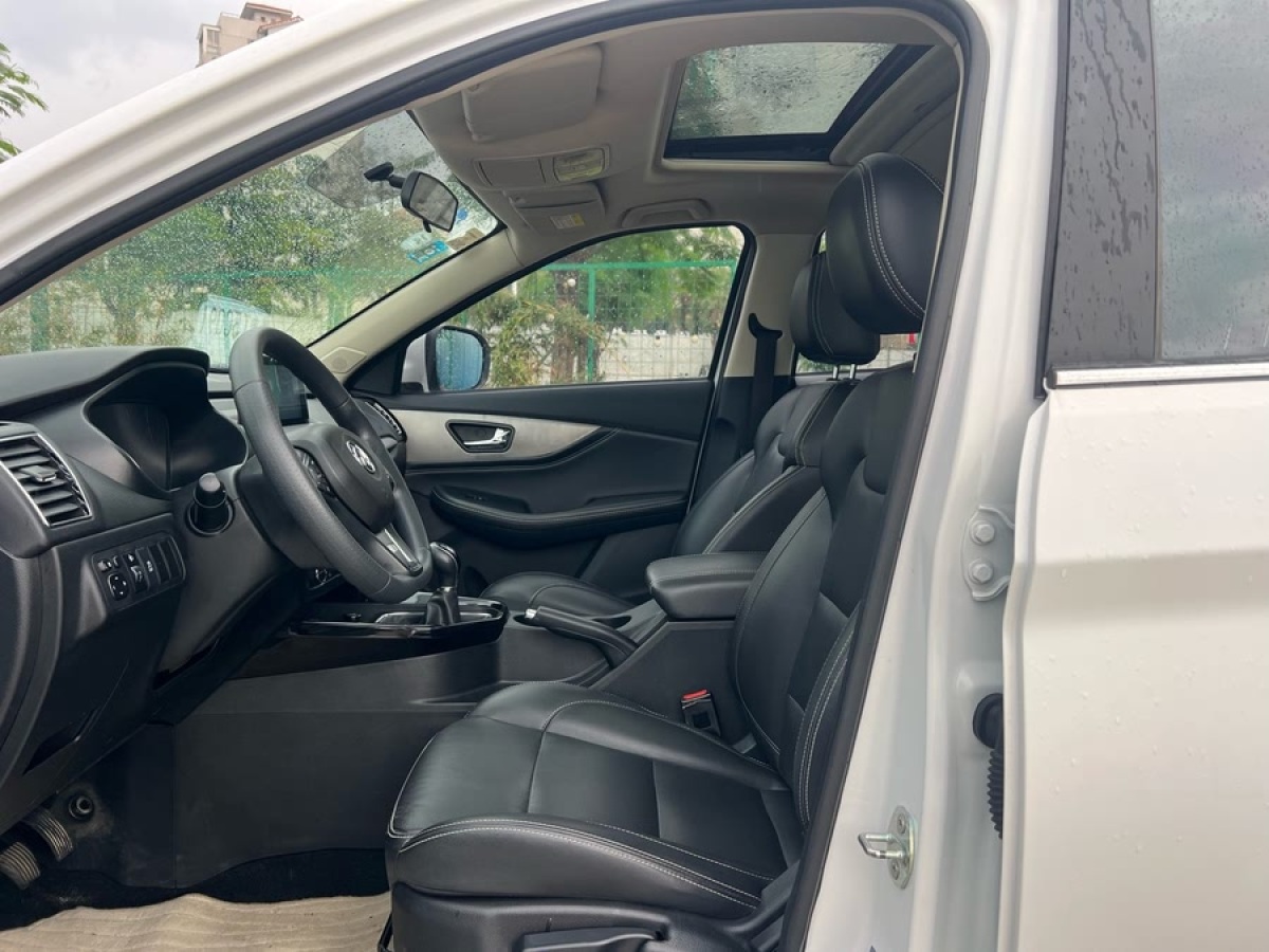 東風(fēng)風(fēng)光 S560  2018款 1.8L 手動(dòng)舒適型 7座圖片