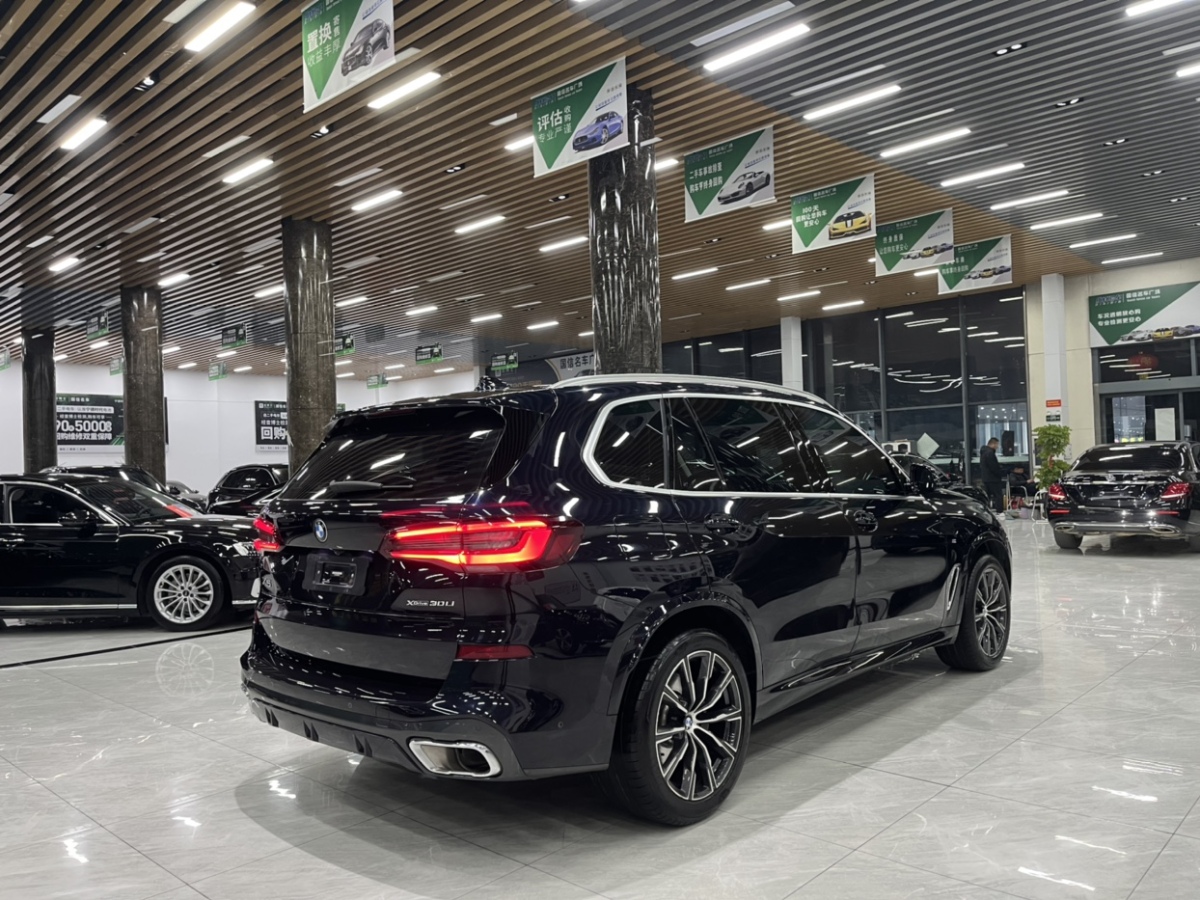 寶馬 寶馬X5  2022款 改款 xDrive 30Li M運(yùn)動套裝圖片