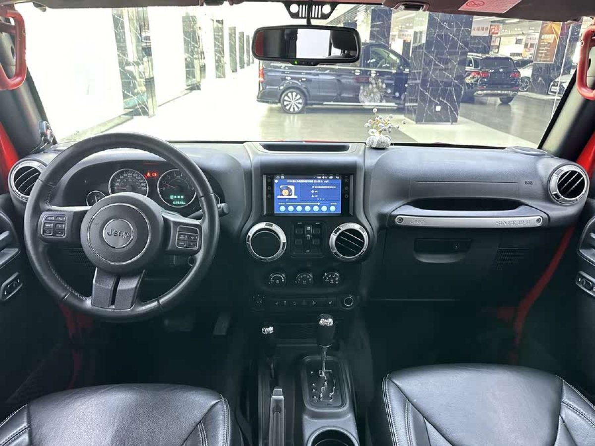 Jeep 牧馬人  2017款 3.0L Sahara 四門(mén)舒享版圖片