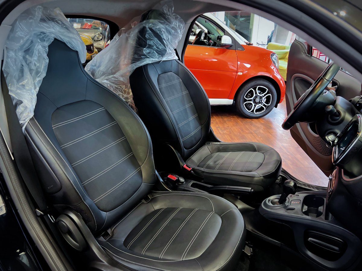 smart fortwo  2016款 0.9T 66千瓦硬頂先鋒版圖片