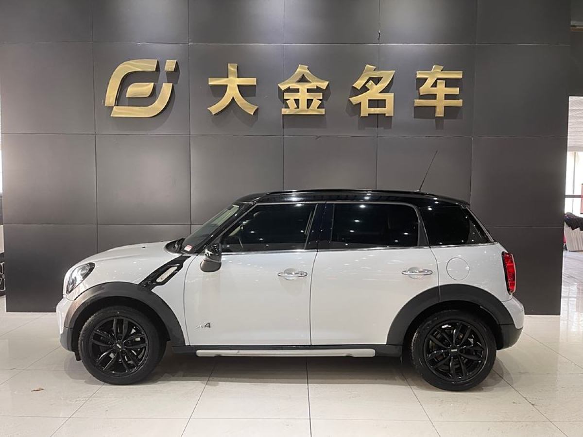 2016年6月MINI COUNTRYMAN  2016款 1.6T COOPER ALL4 Fun裝備控