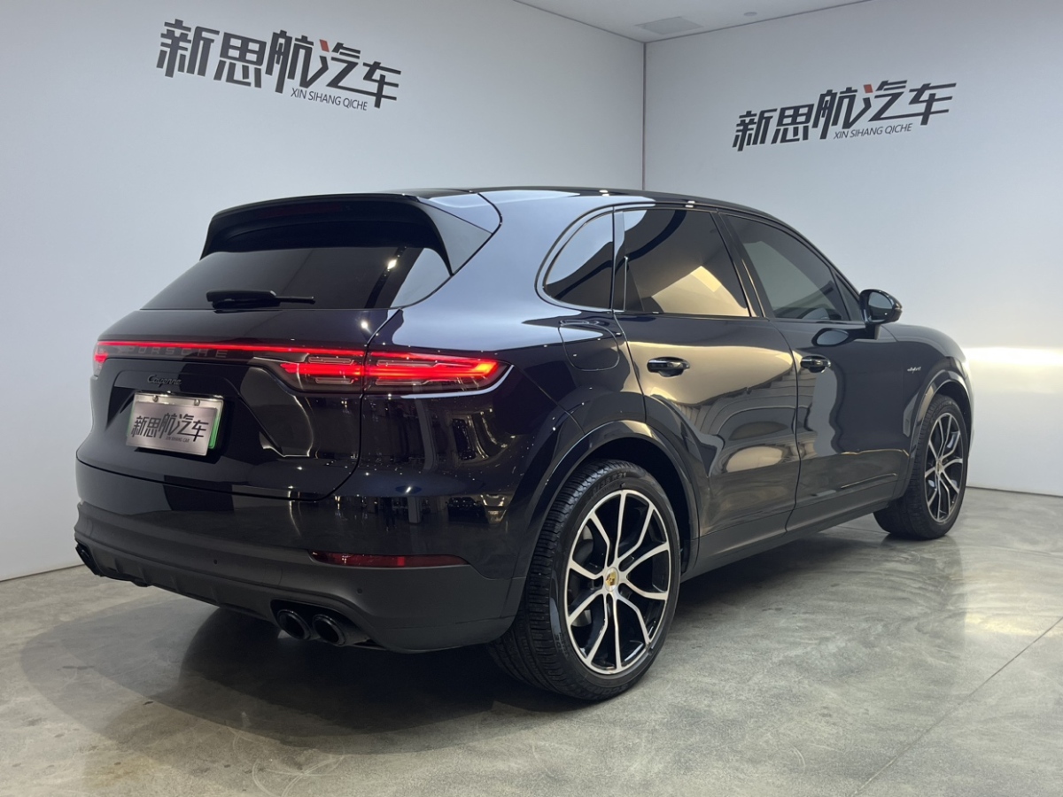 保時(shí)捷 Cayenne新能源  2023款 Cayenne E-Hybrid 2.0T 鉑金版圖片