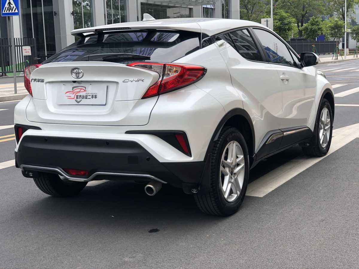 豐田 C-HR  2023款 2.0L 領(lǐng)先版圖片