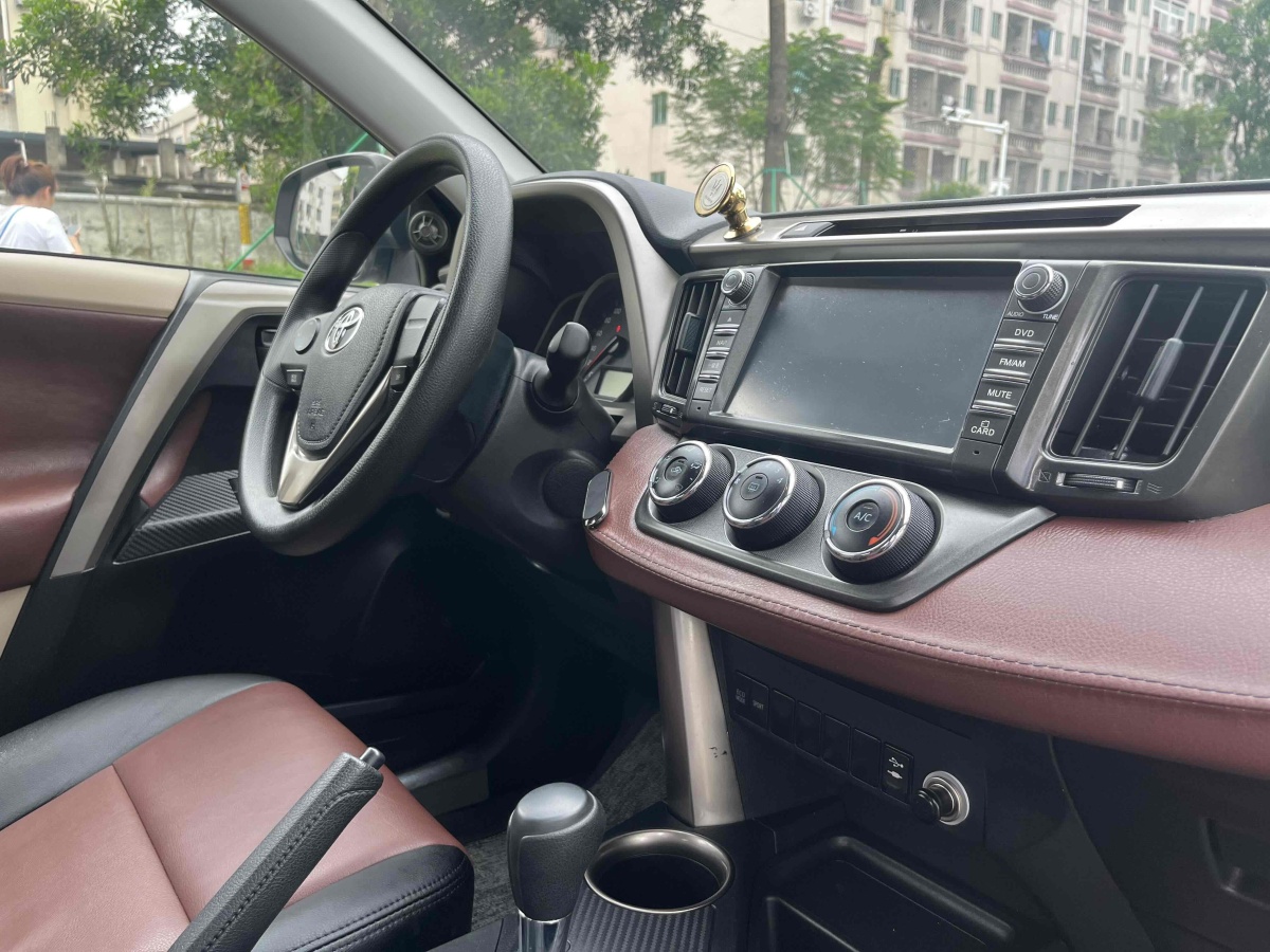 2014年8月豐田 RAV4  2018款 榮放 2.0L CVT兩驅(qū)都市版