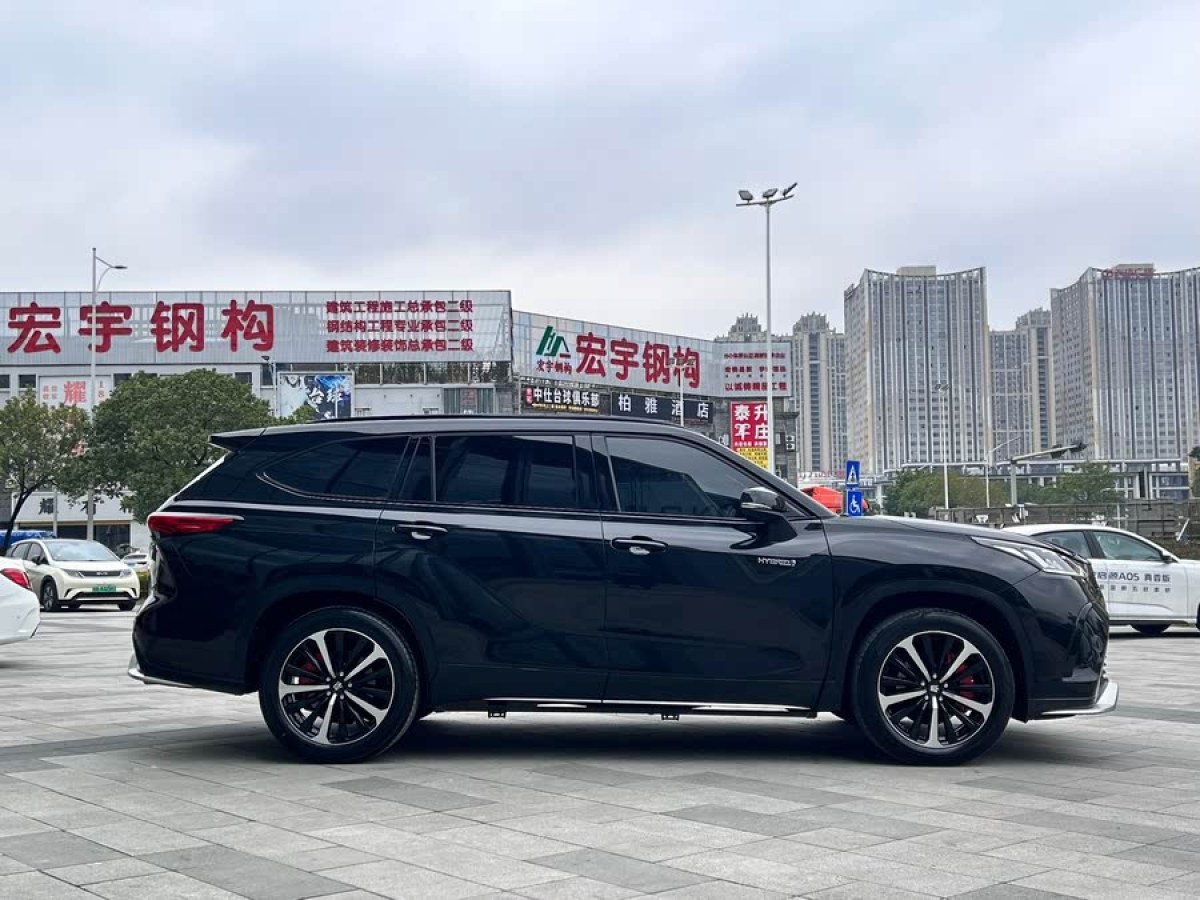 豐田 皇冠陸放  2022款 2.5L HEV四驅(qū)尊貴版圖片