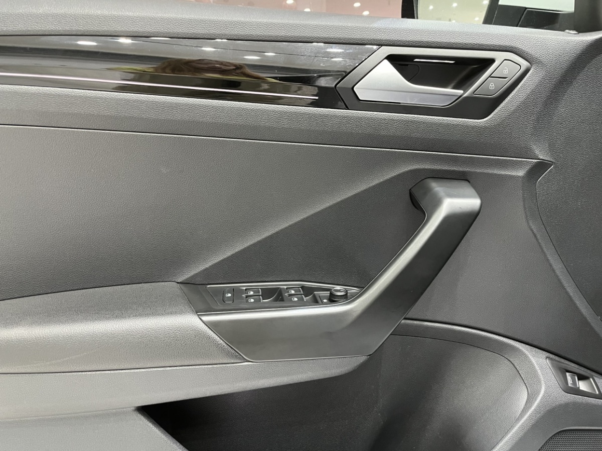 大眾 T-ROC探歌  2020款 280TSI DSG兩驅(qū)舒適型圖片