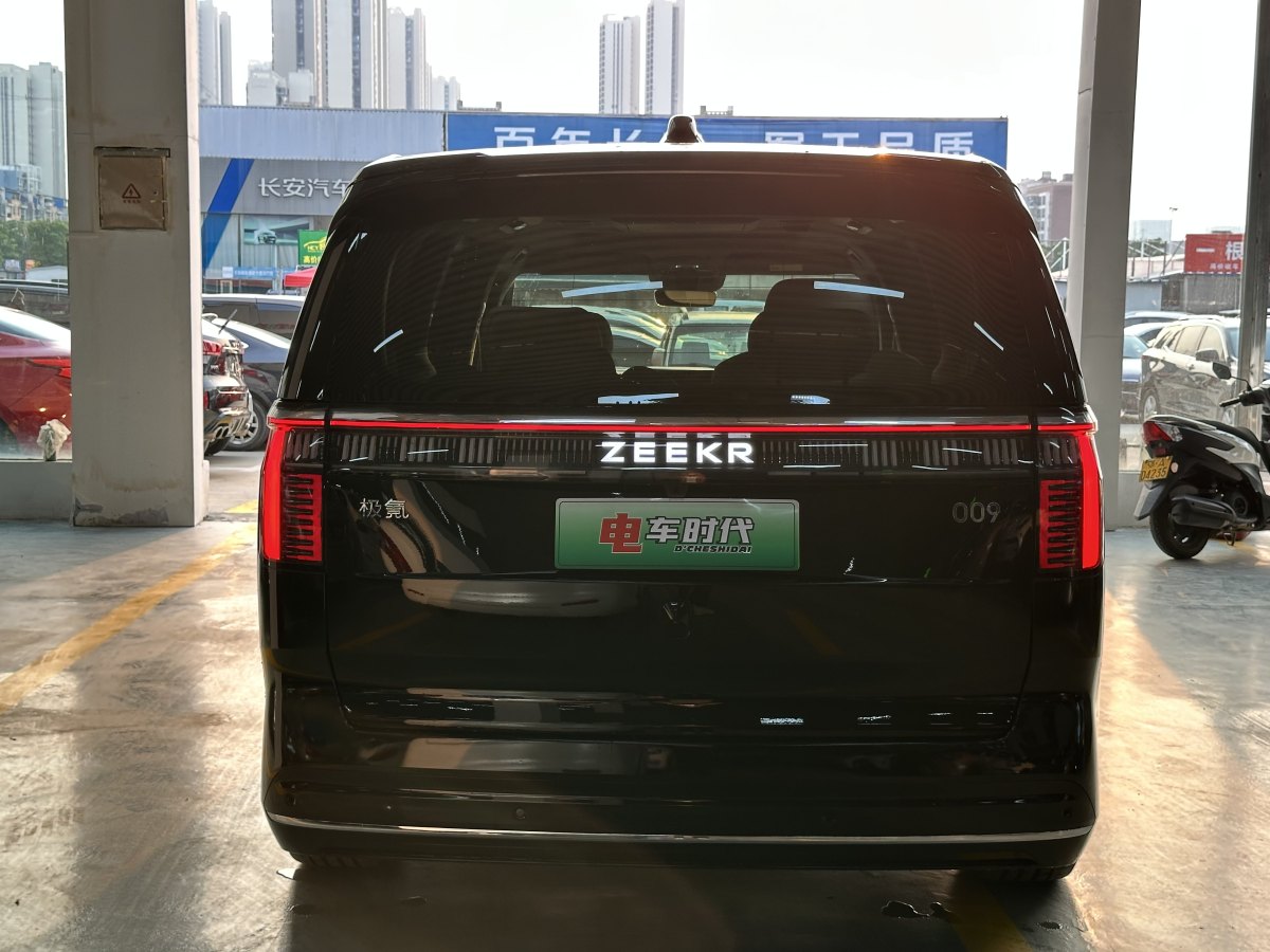 極氪 極氪009  2022款 改款 WE版圖片