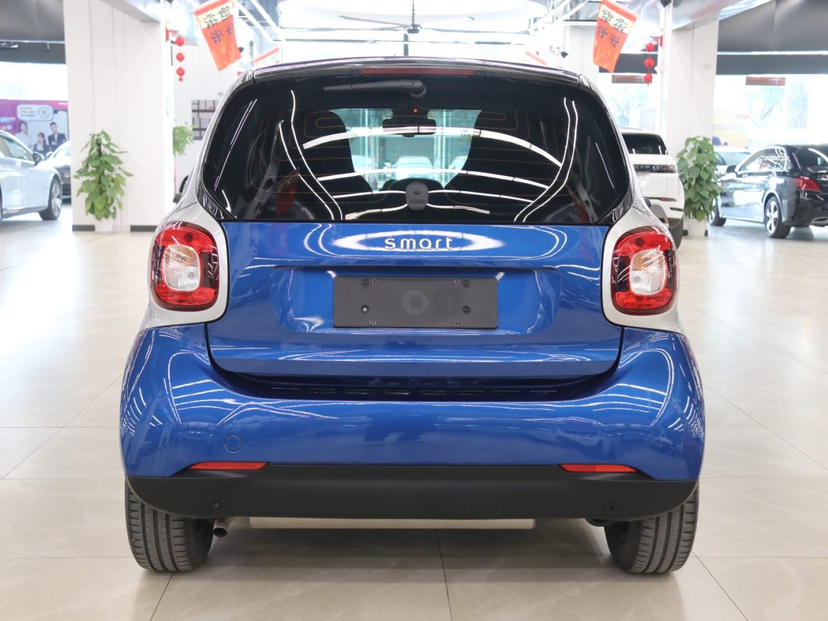 smart fortwo  2018款 1.0L 52千瓦硬頂激情版圖片