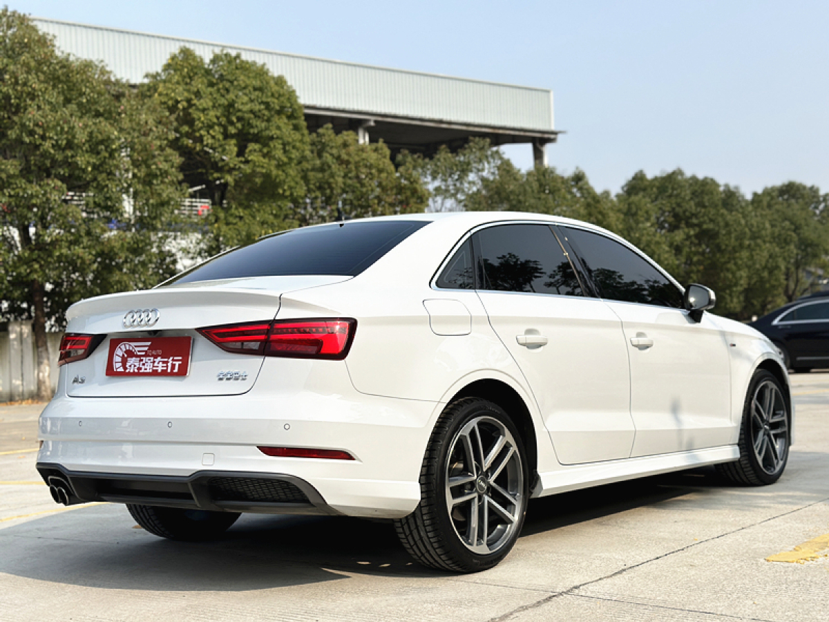 奧迪 奧迪A3  2015款 A3 1.4TFSI 35TFSI 百萬紀(jì)念智領(lǐng)型圖片