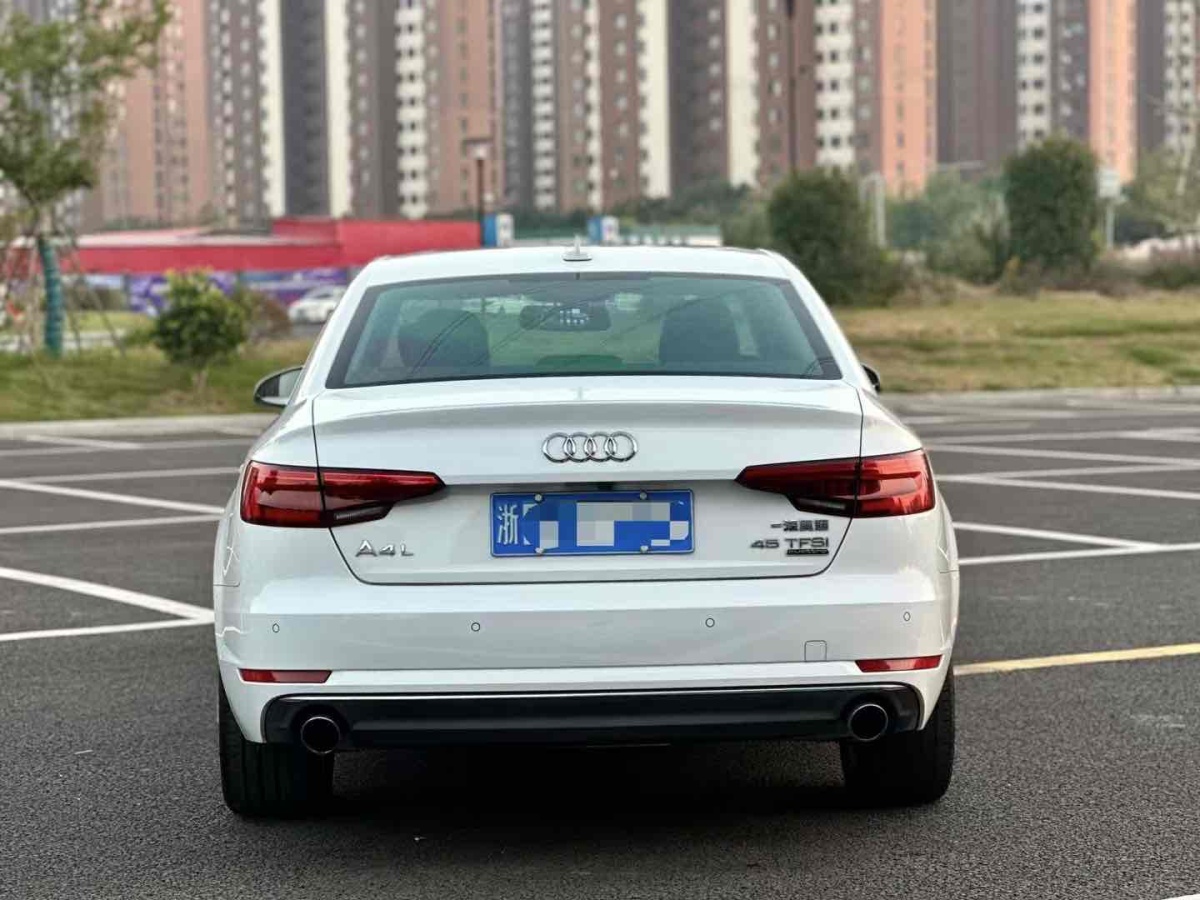 奧迪 奧迪A4L  2017款 45 TFSI quattro 風(fēng)尚型圖片