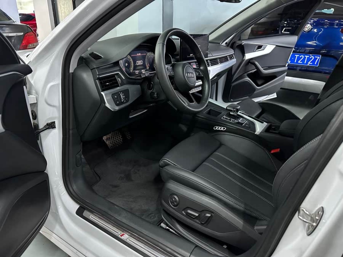 奧迪 奧迪A4L  2022款 40 TFSI 時(shí)尚動(dòng)感型圖片