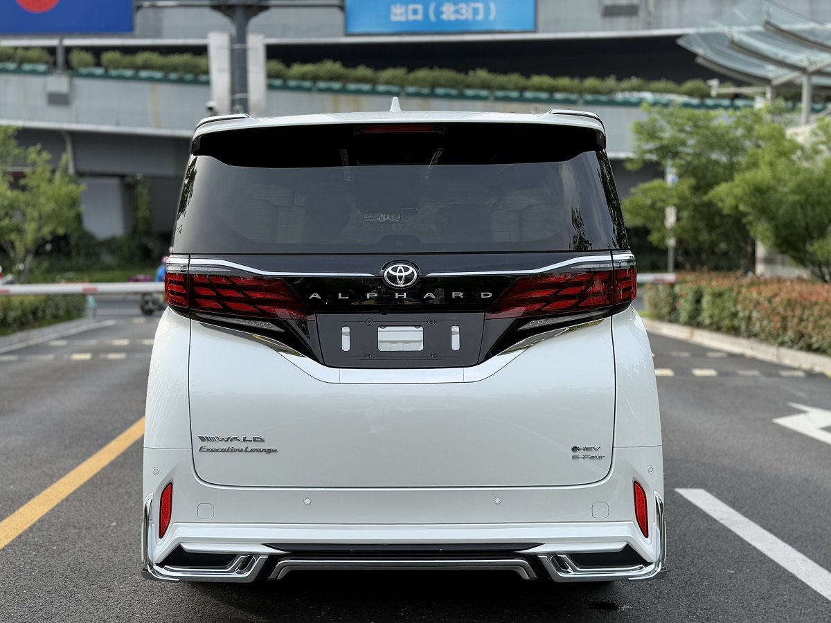 豐田 埃爾法  2024款 雙擎 2.5L 臻享版圖片